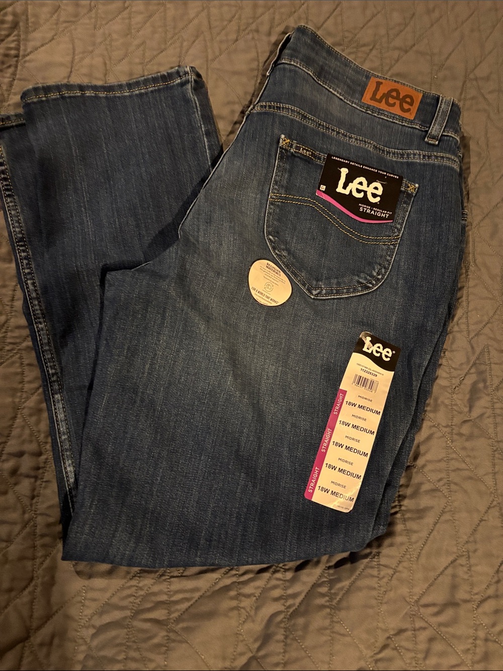NWT Lee Women's Straight Leg Jeans - Medium Wash Blue 18w medium regular fit